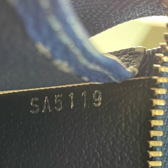 Louis Vuitton Escale Toiletry 26 RARE FIND - Picture 3 of 8